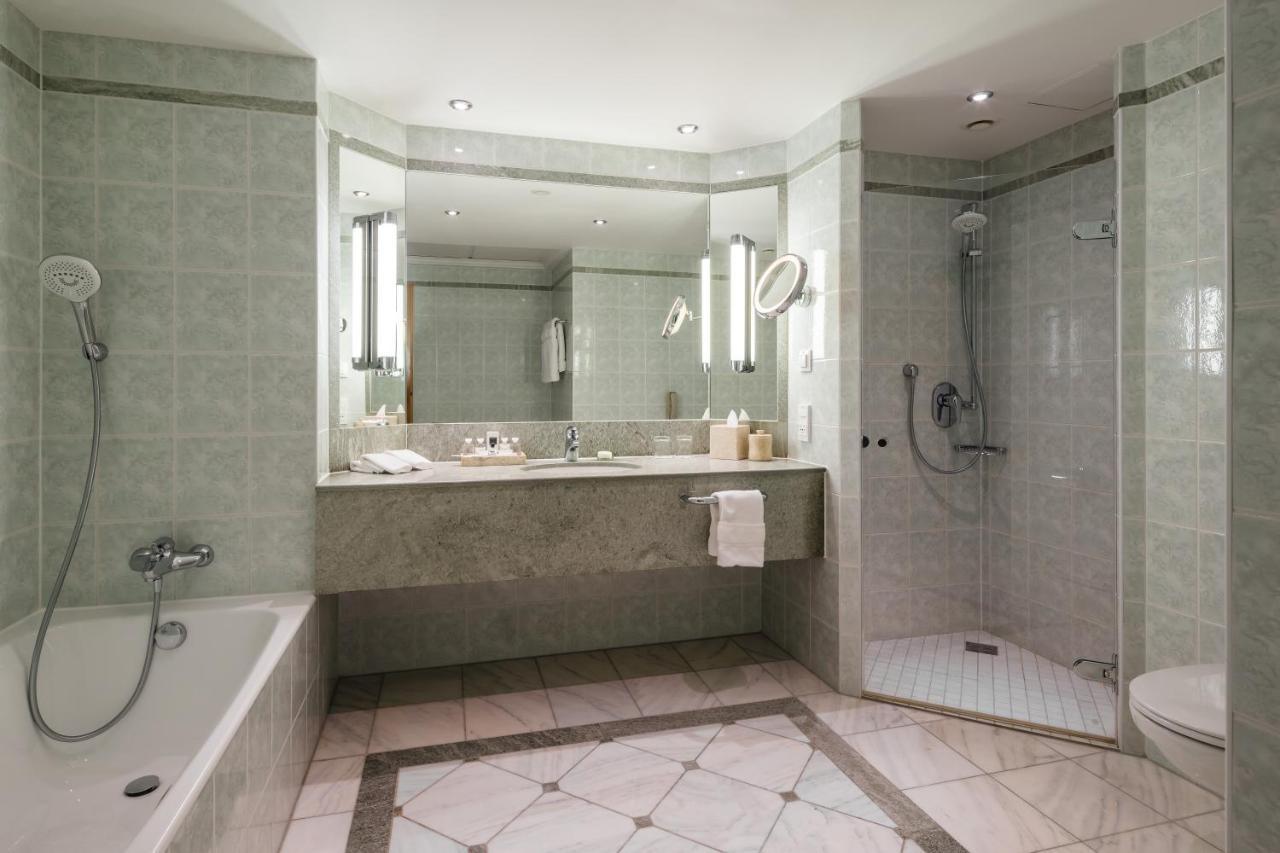 Suite Access Executive Lounge,1362882692:JPEG