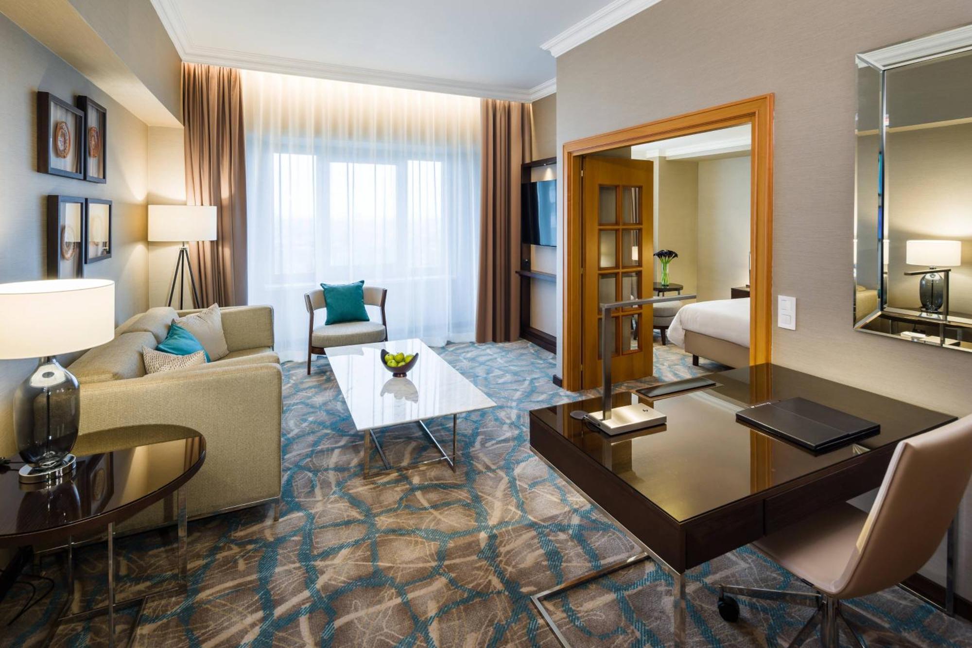 Executive Suite Access Executive Lounge,557791542:JPEG